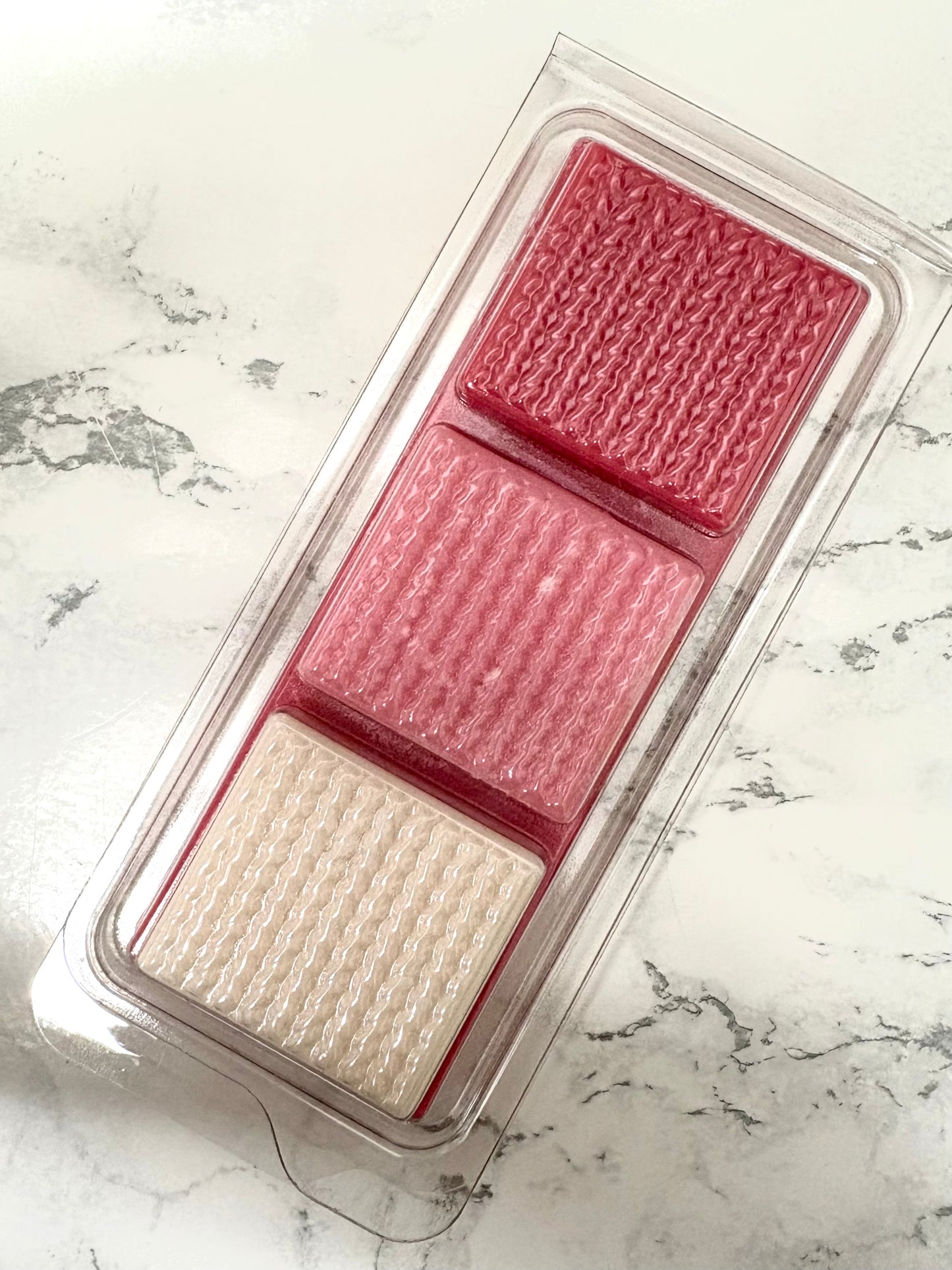 Sunday Cuddles Cosy Clamshell