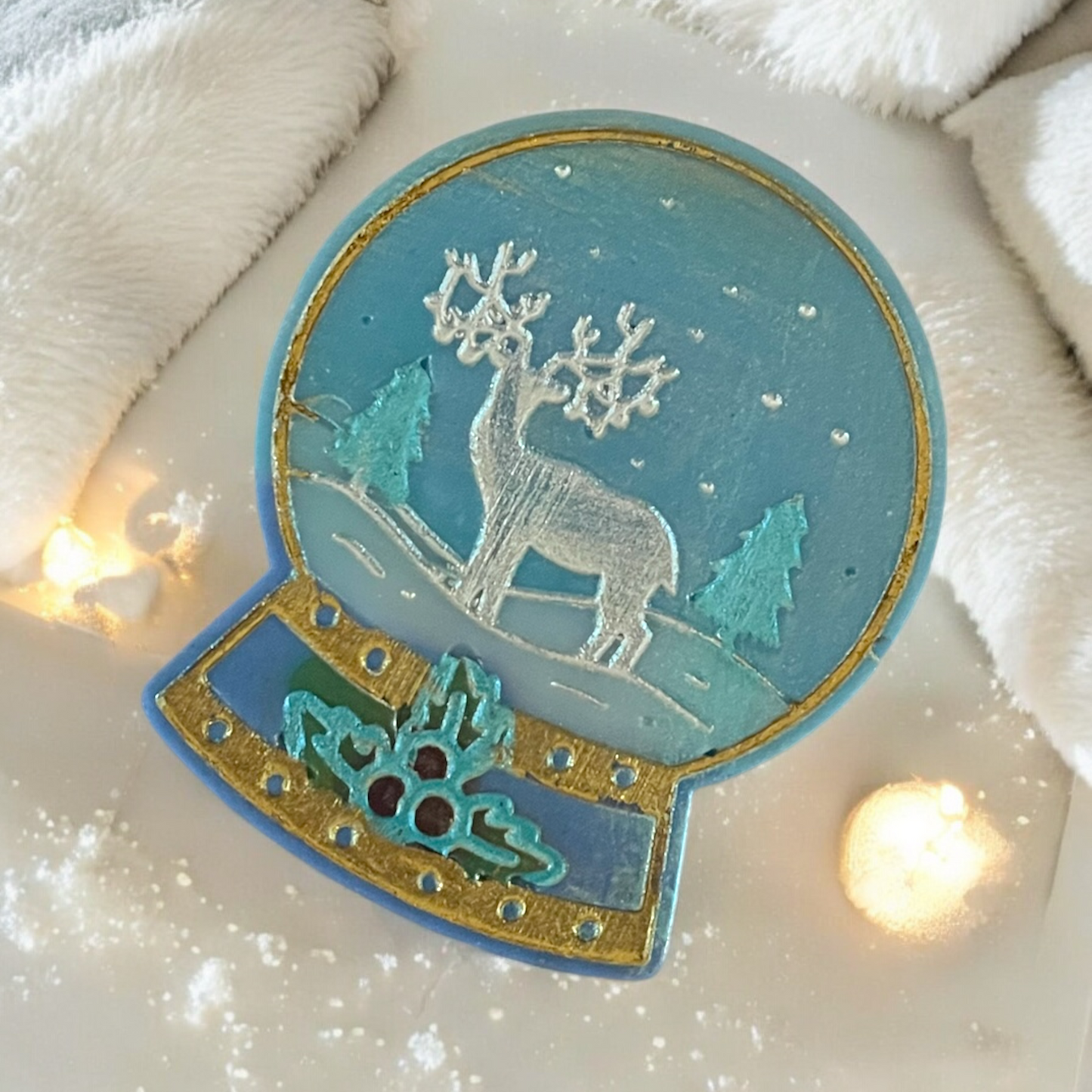 Snowkissed Lodge Wax Melt Snowglobe Shape