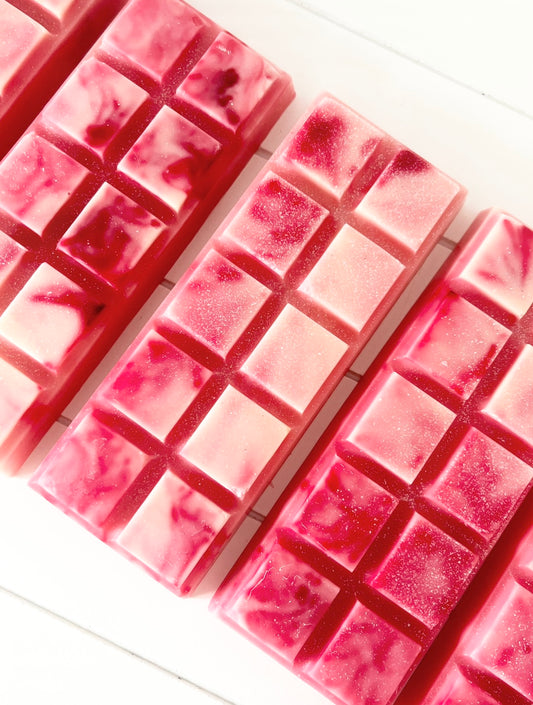 Strawberries & Cream Snap Bar